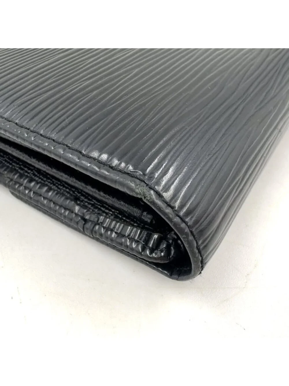 Louis Vuitton Pochette Porte-Monnaie Cles Epi Noir Leather Black Bifold Wallet